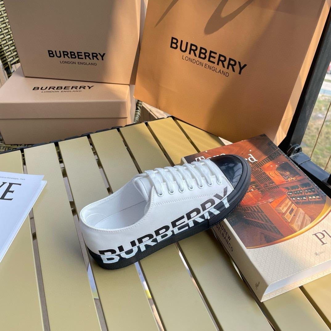 White Berry shoes with box