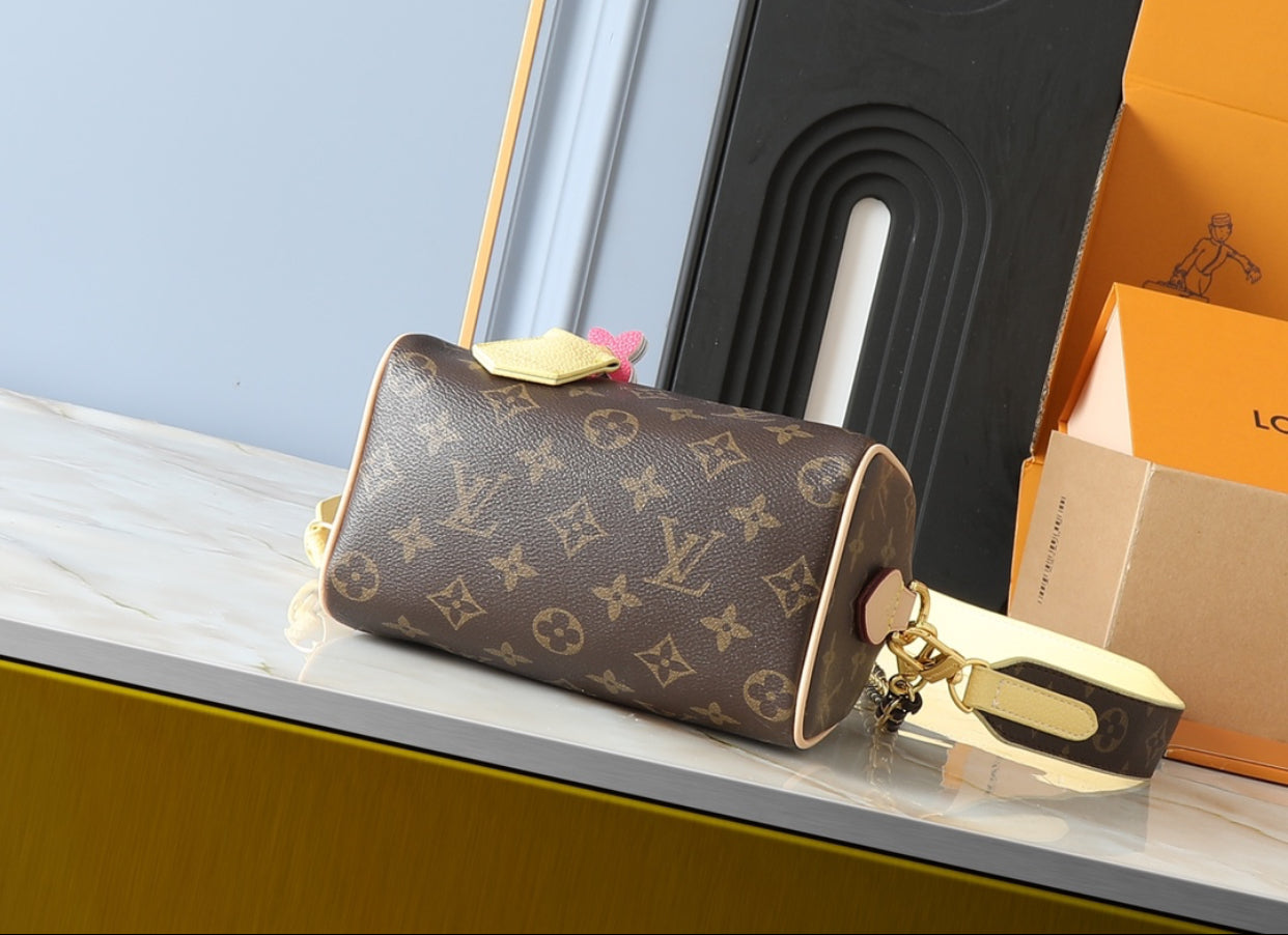 Brown monogram luxury hand bag