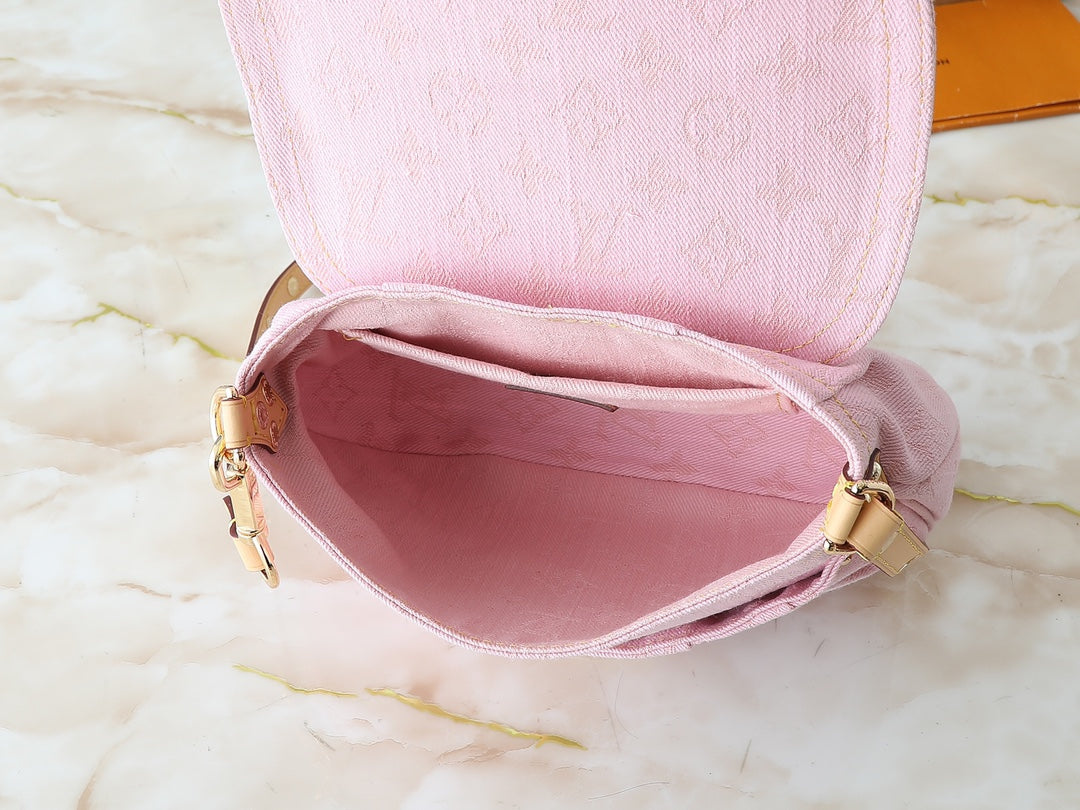 Pretty pink purse with brown straps