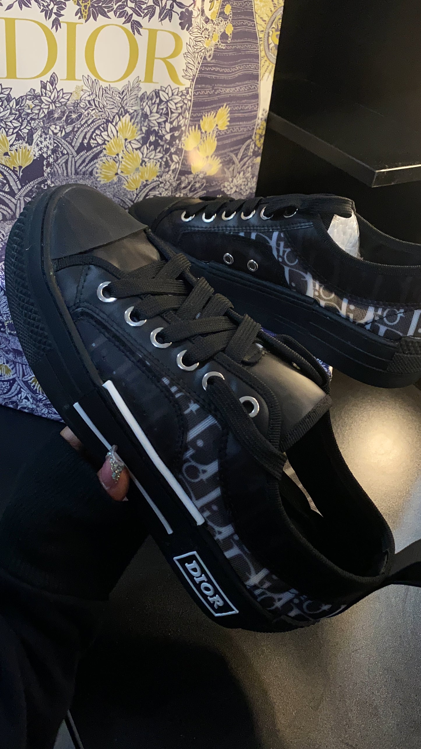 Black unisex Dr shoes