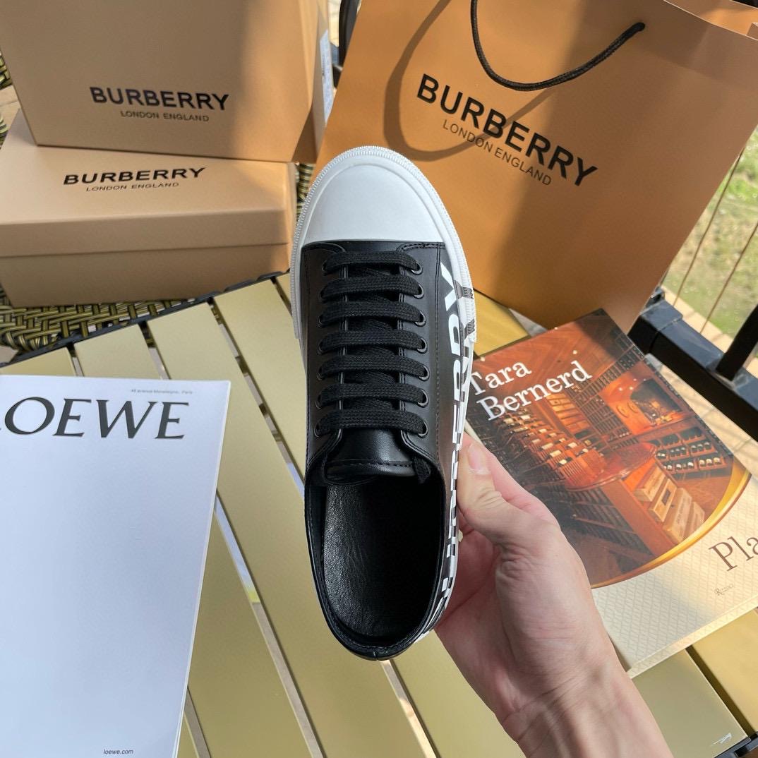 Black berry shoes with box