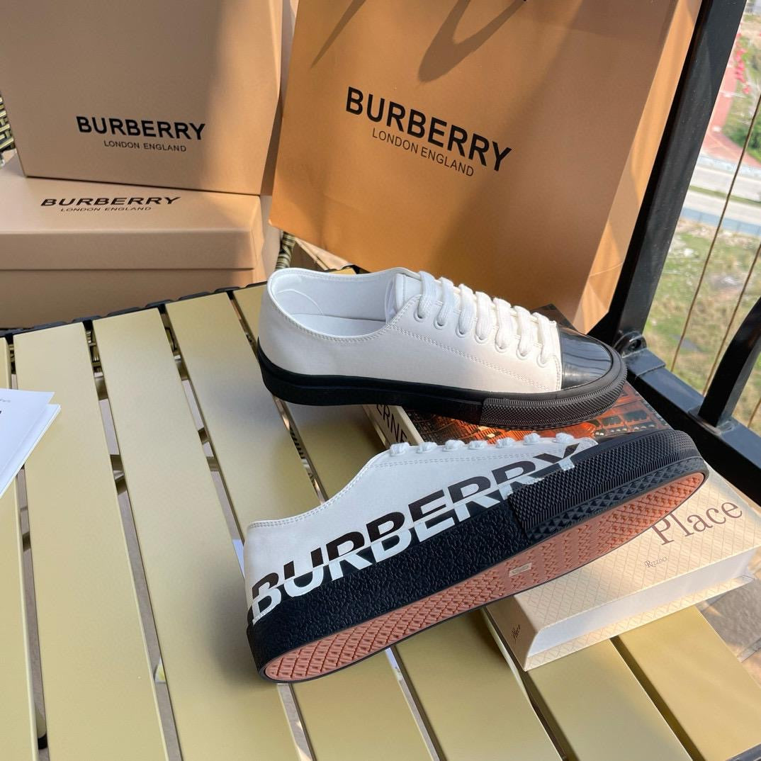 White Berry shoes with box