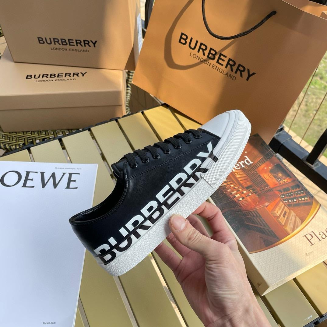 Black berry shoes with box