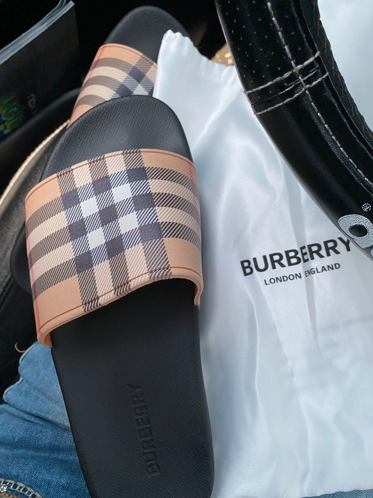 Unisex berry Slides (no box/no dust bag)