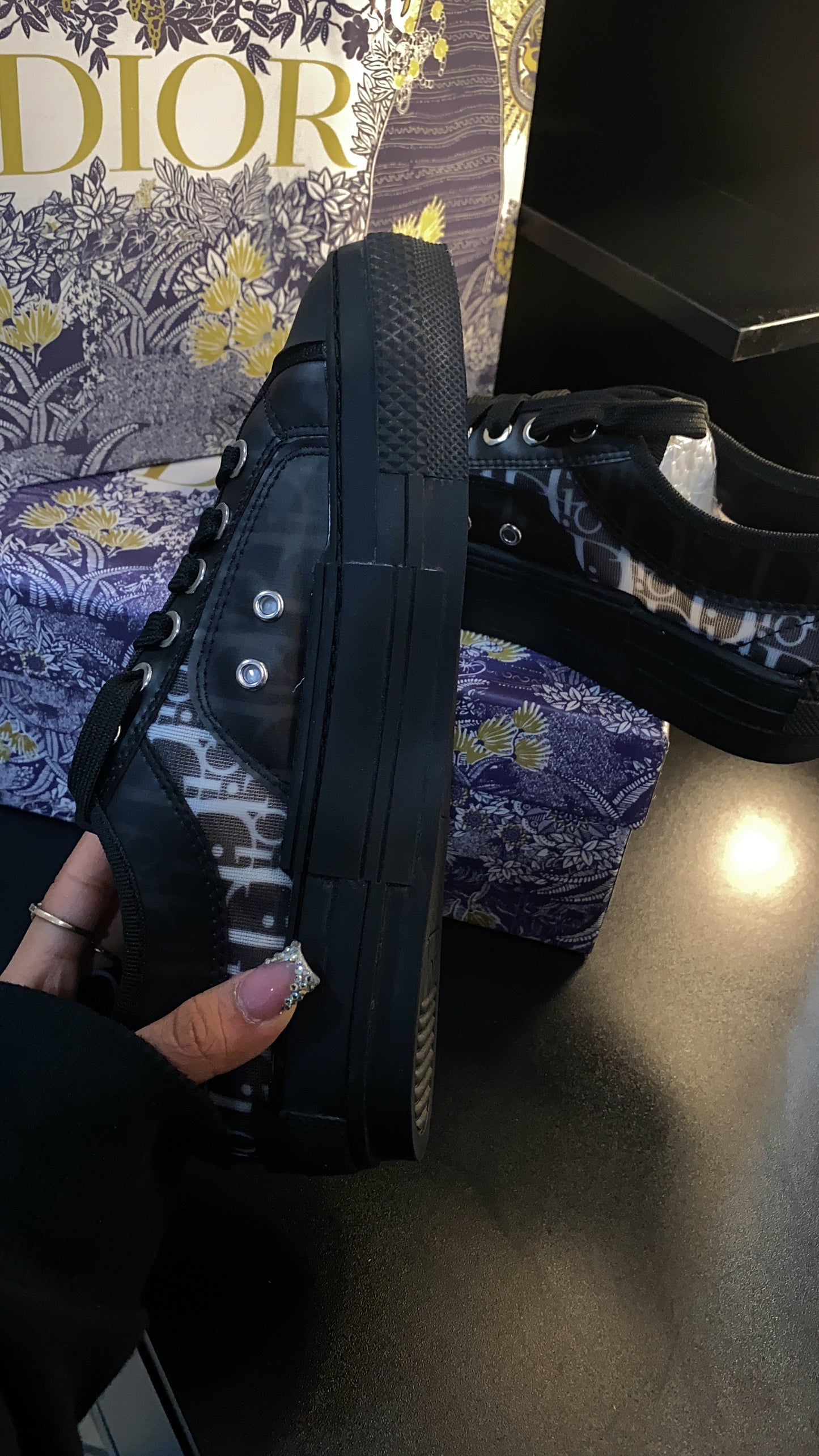 Black unisex Dr shoes