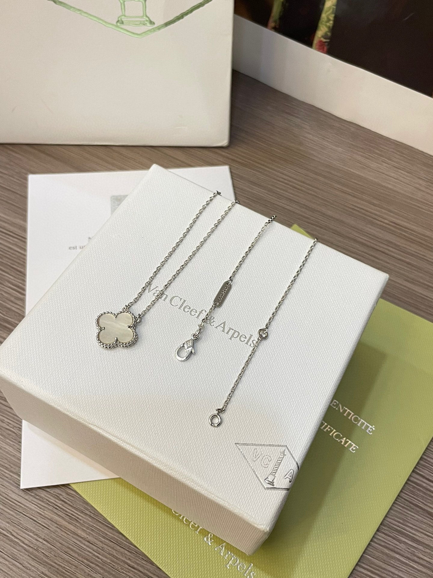 Pearl silver clover necklace with Box