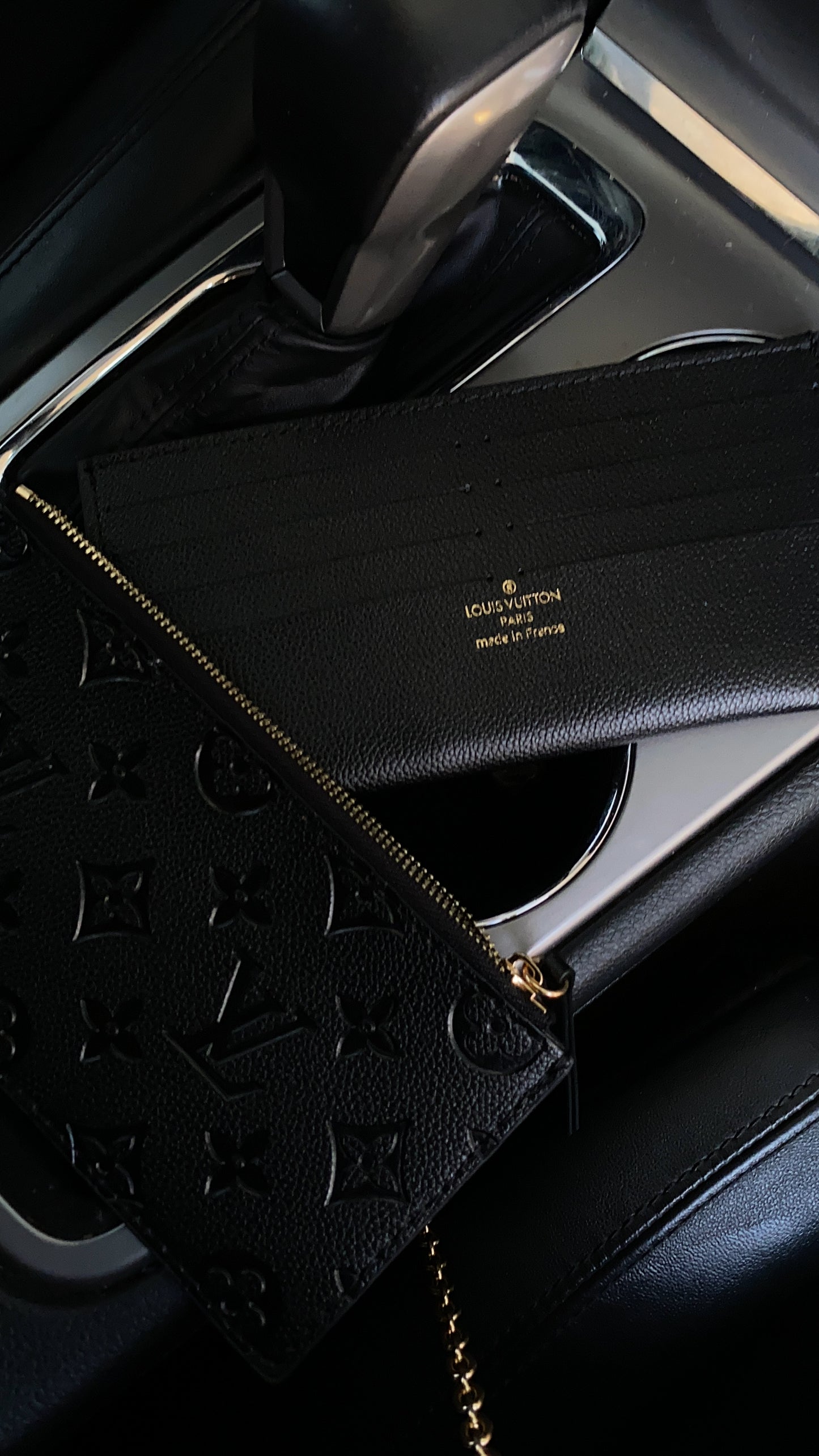 Black 3pc hand bag ( no box ,only dust bag )