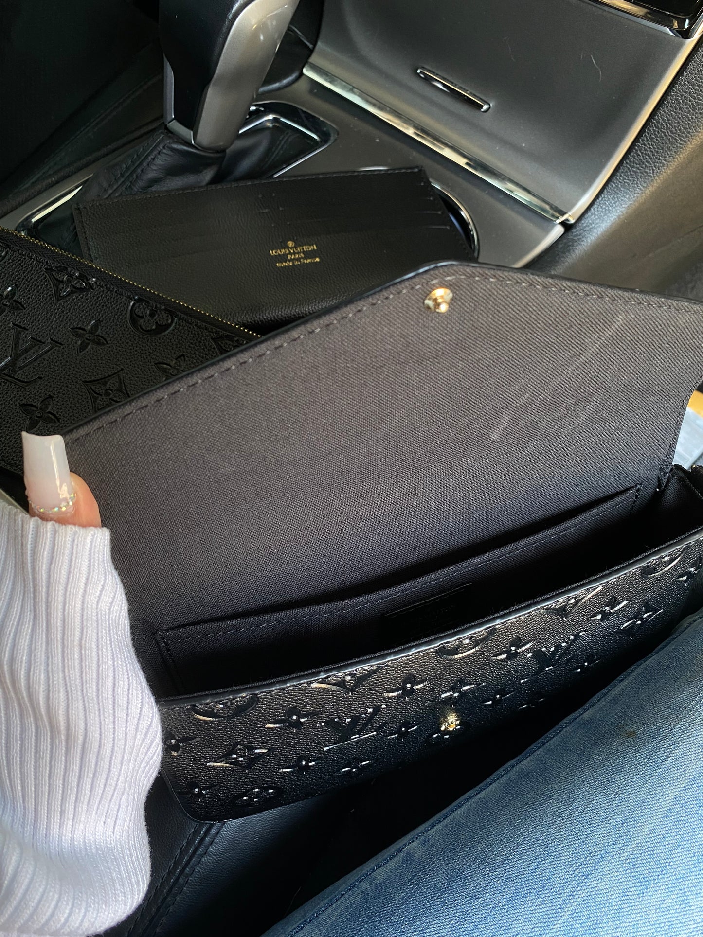 Black 3pc hand bag ( no box ,only dust bag )