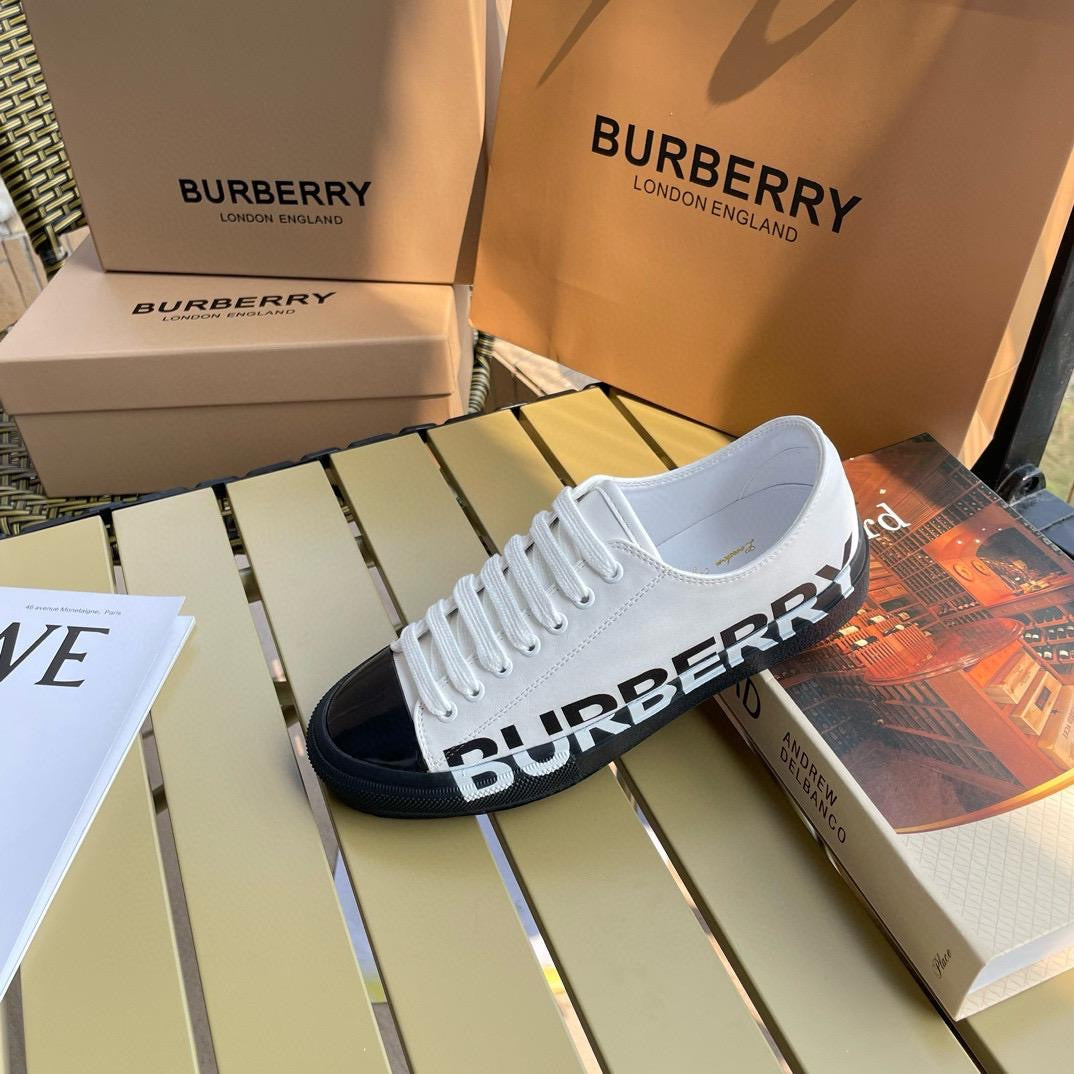 White Berry shoes with box