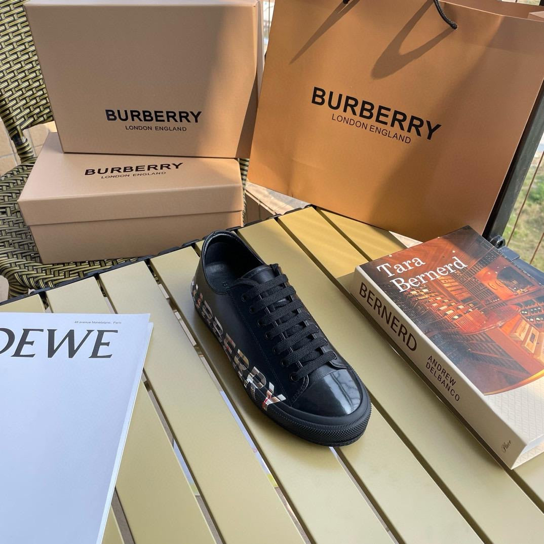 Black berry shoes with box
