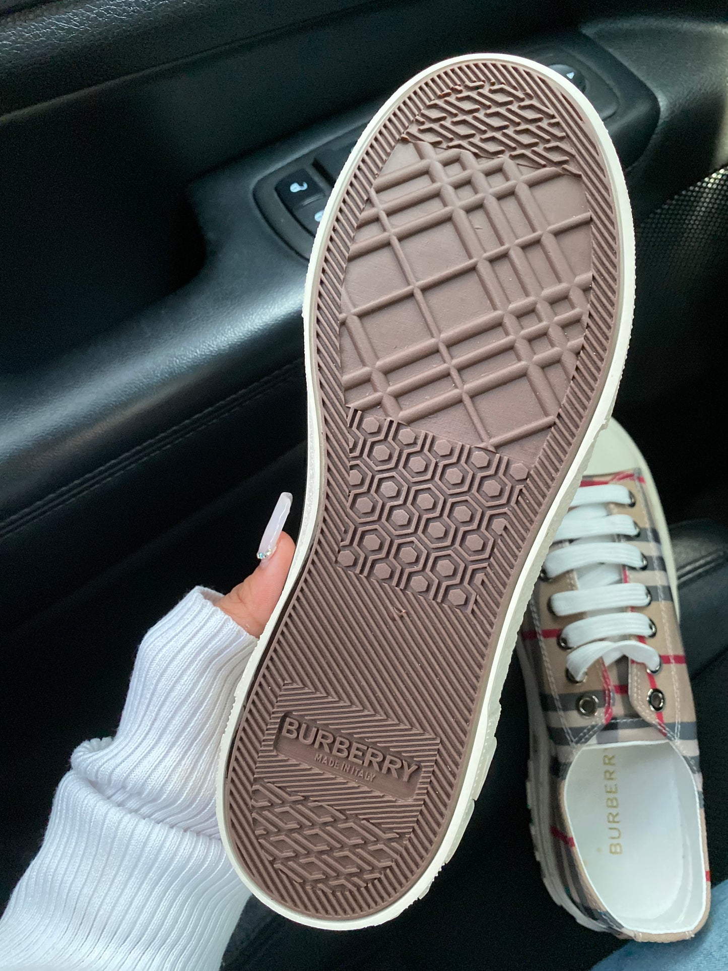 Men & woman Berry shoes ( no box )