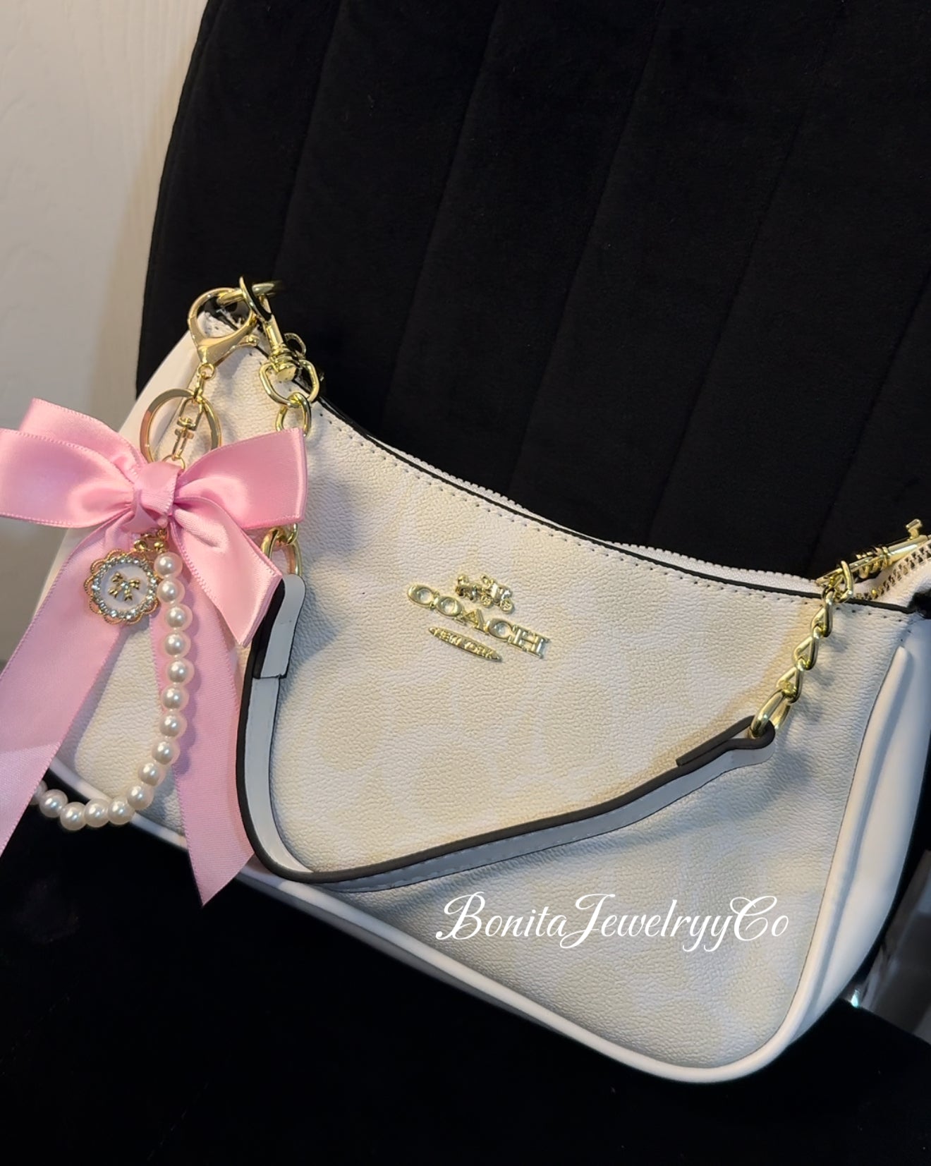 🤍White purse with cross body strap