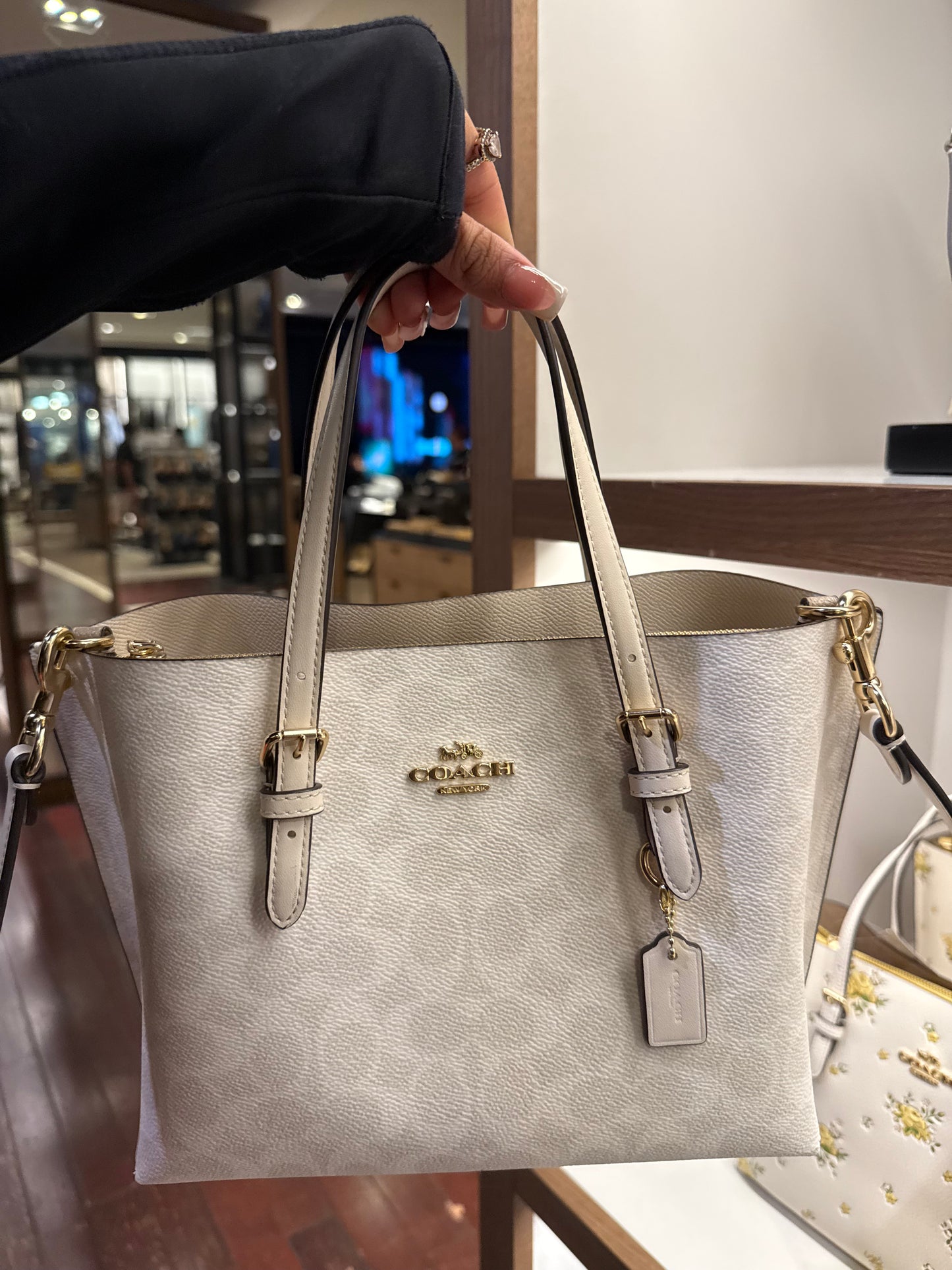 🤍White purse with cross body strap
