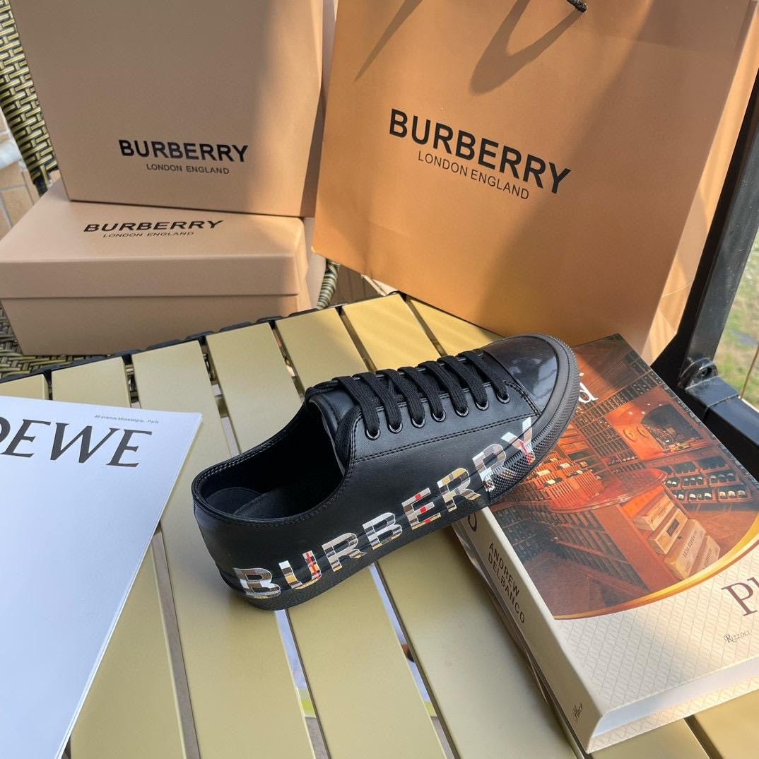 Black berry shoes with box
