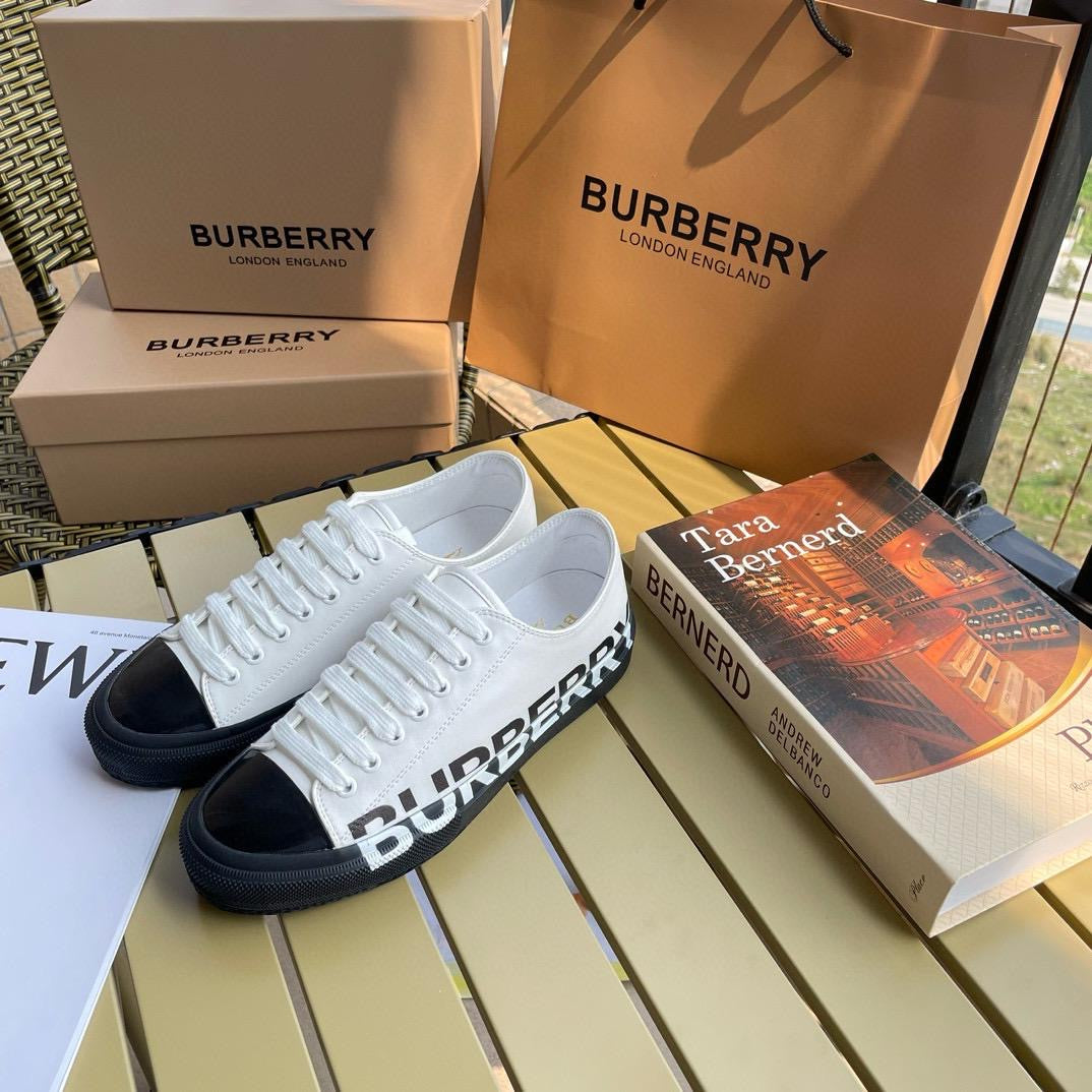 White Berry shoes with box