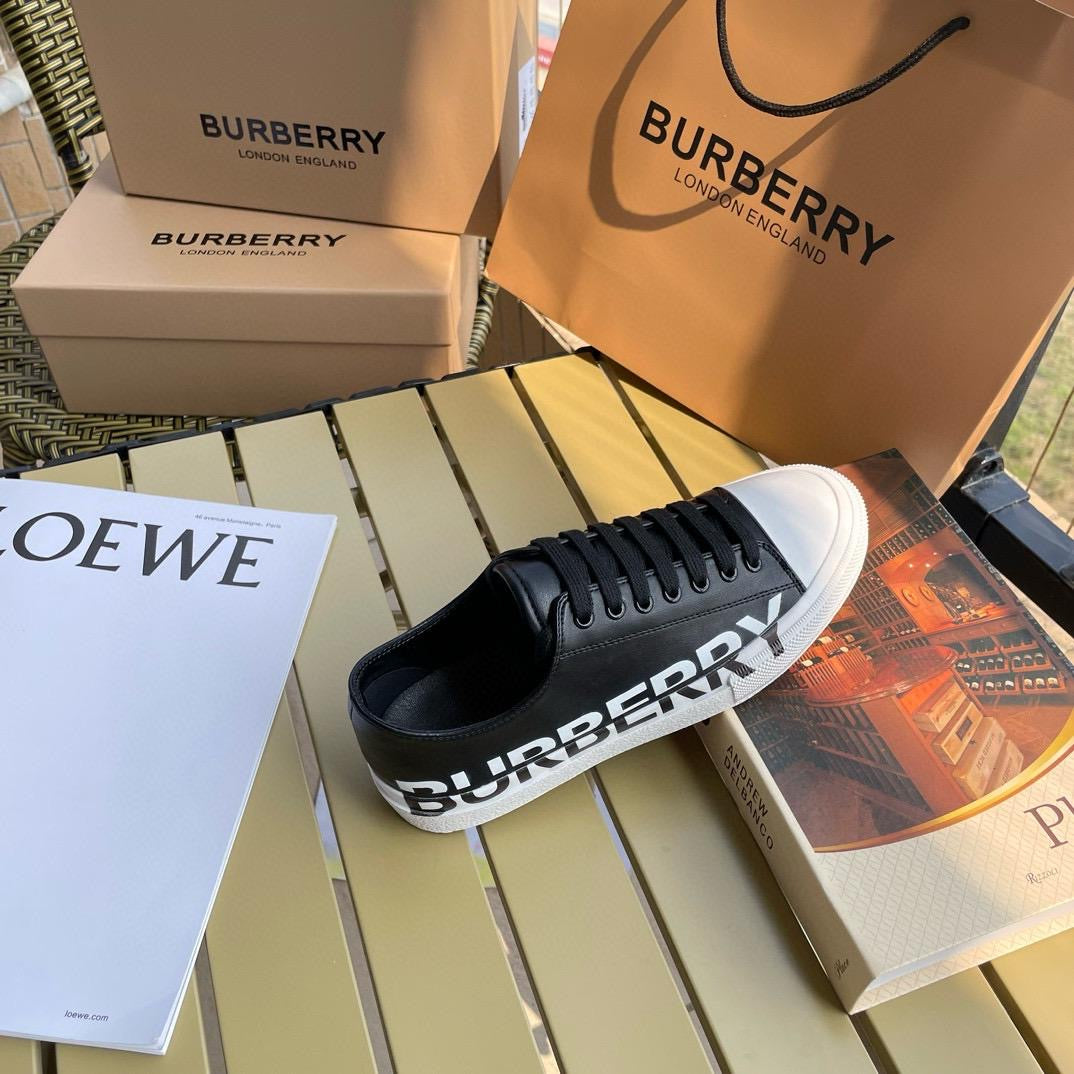 Black berry shoes with box