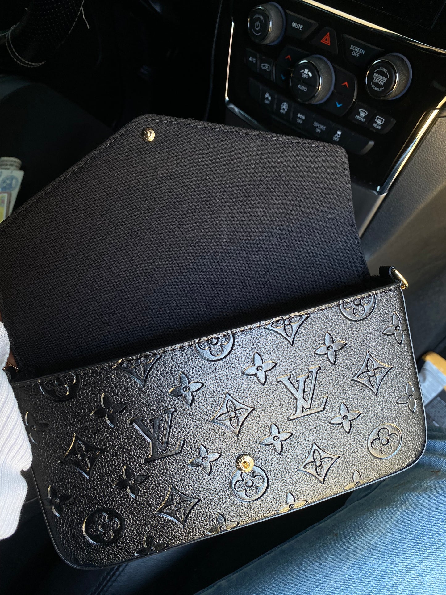 Black 3pc hand bag ( no box ,only dust bag )