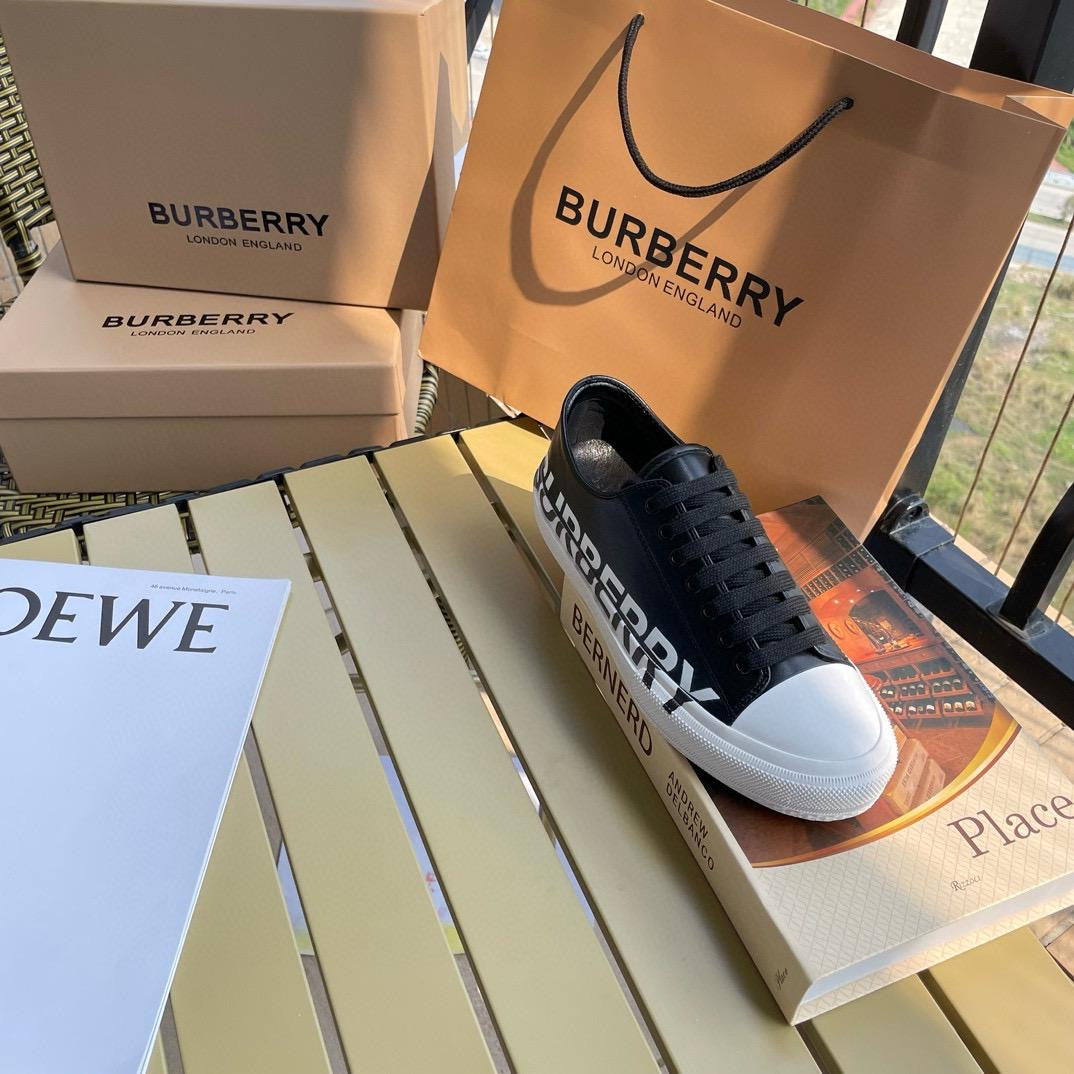 Black berry shoes with box