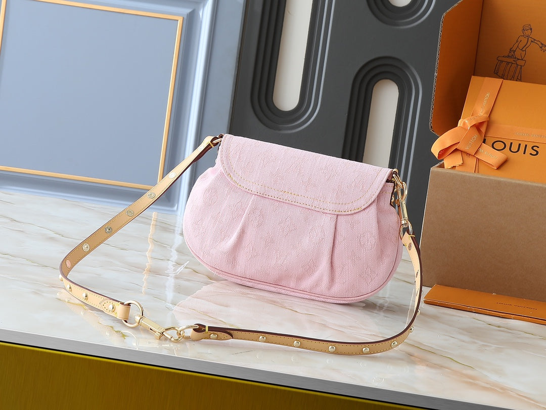 Pretty pink purse with brown straps