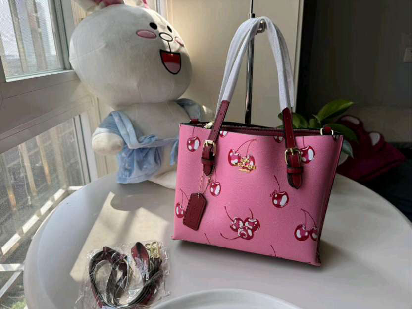 Cherry tote bag