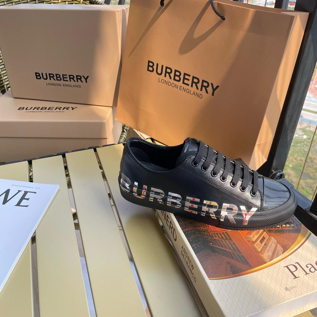 Black berry shoes with box