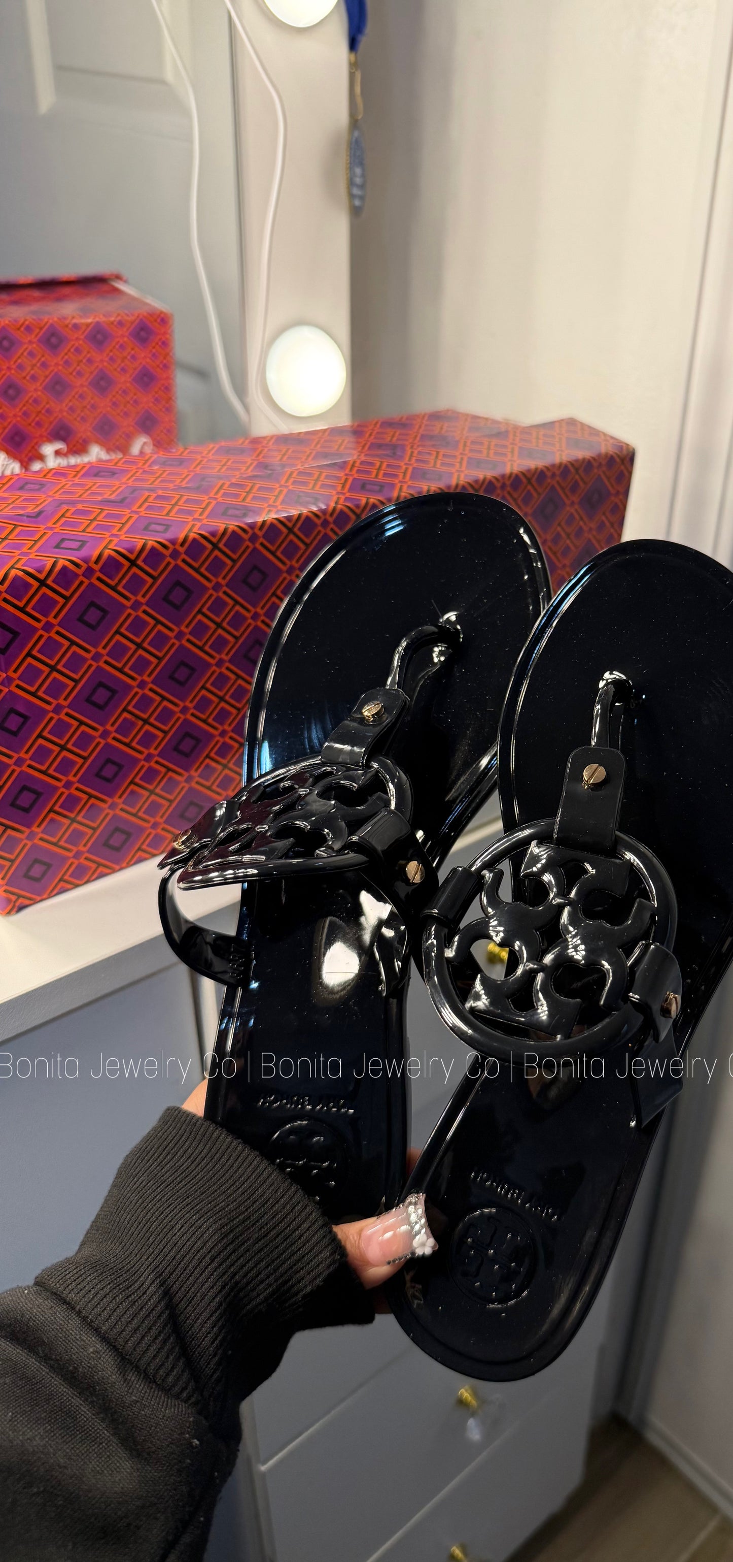 Glossy black Tb slides ( No Box )