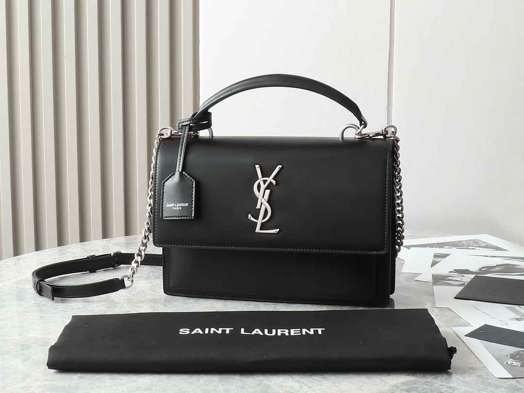 Black elegant purse