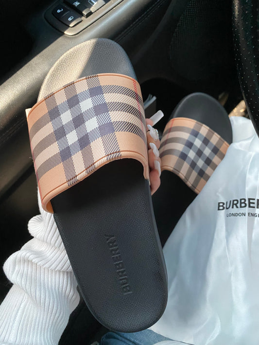 Unisex berry Slides (no box/no dust bag)