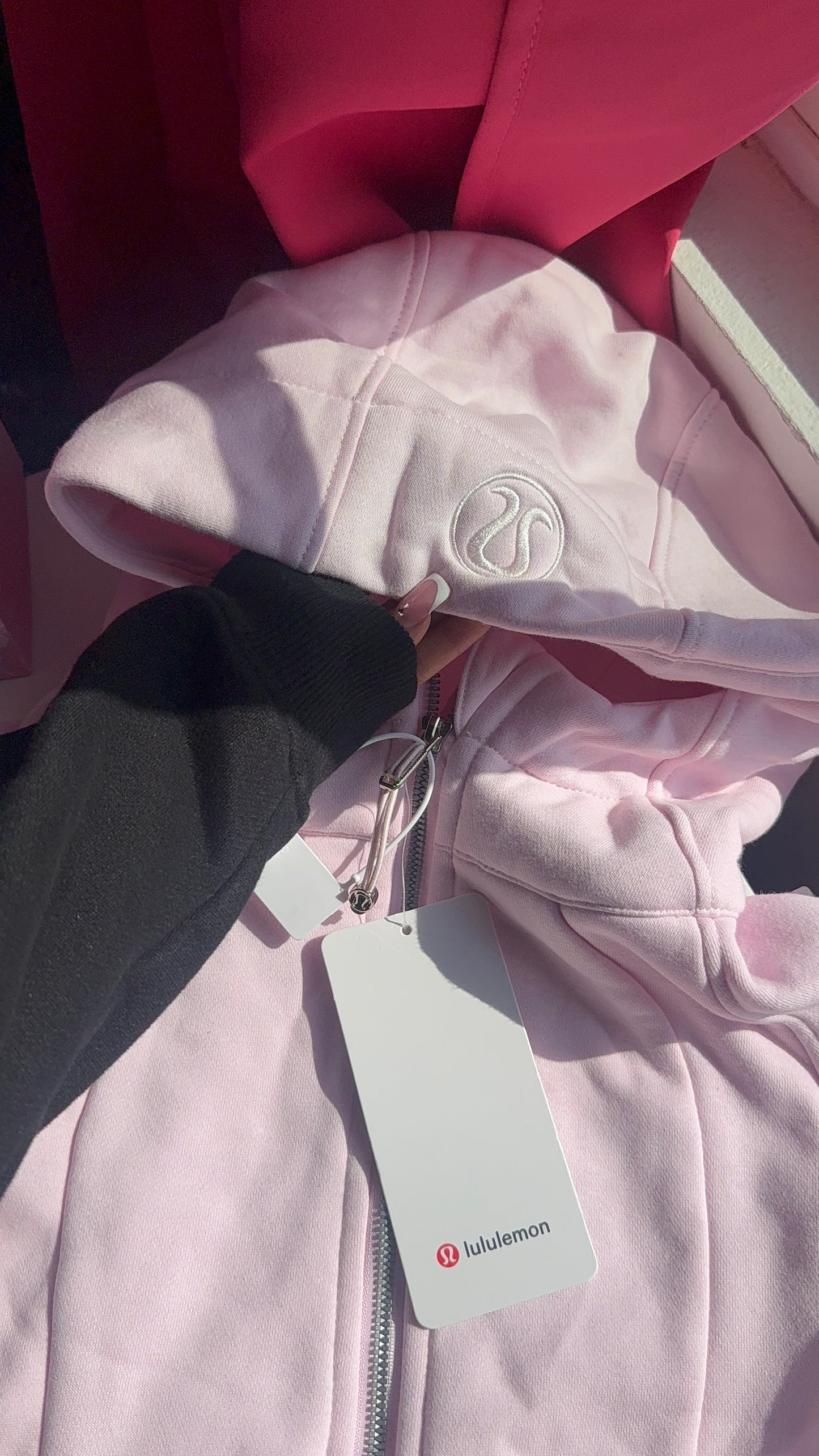 🎀Baby pink Lulu zip up hoodie
