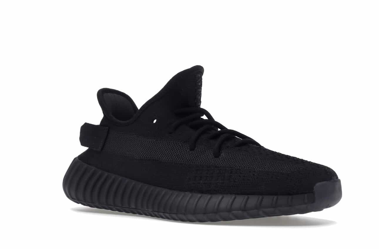 Black unisex shoes