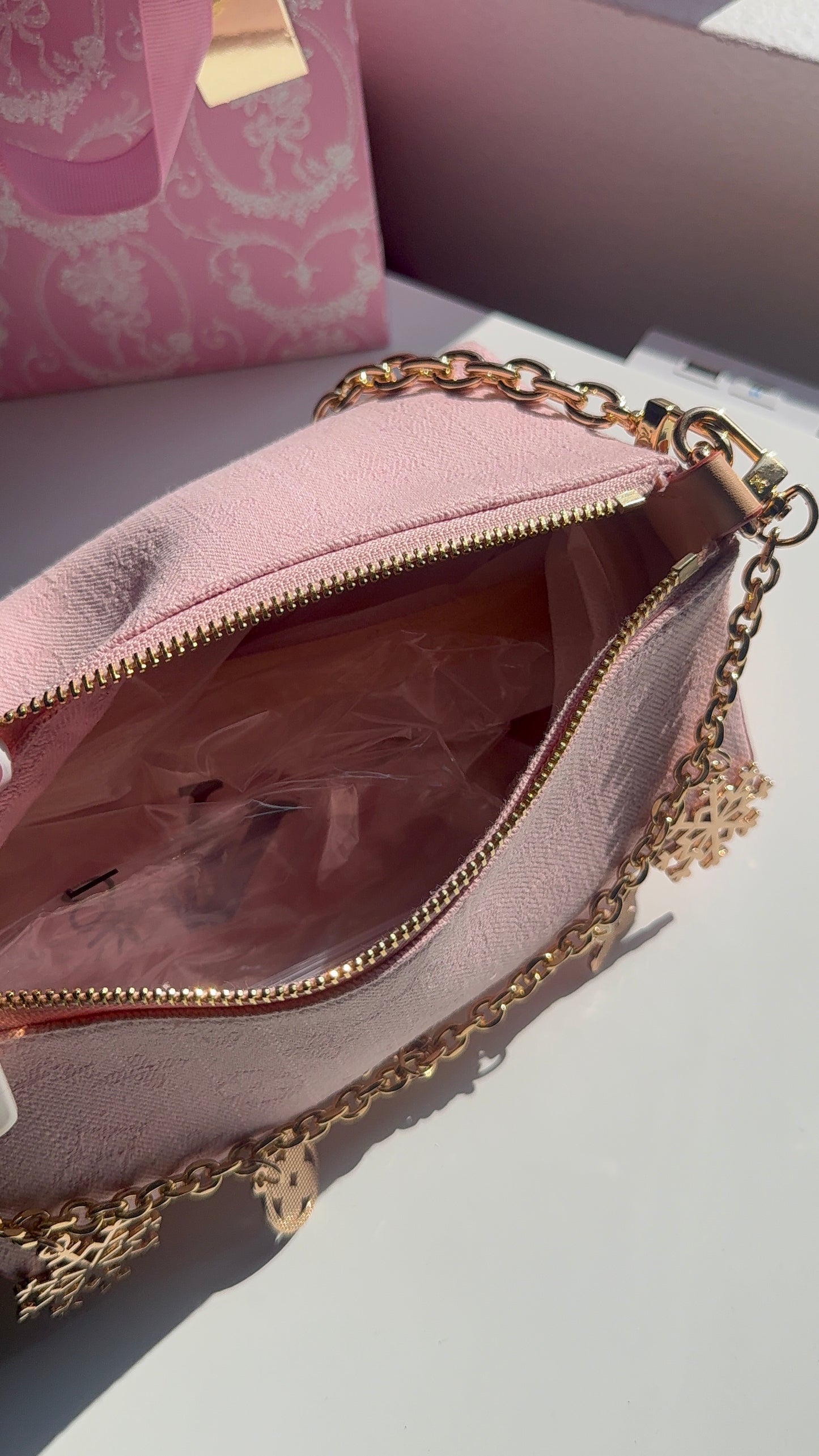 🎀Pink holiday theme purse