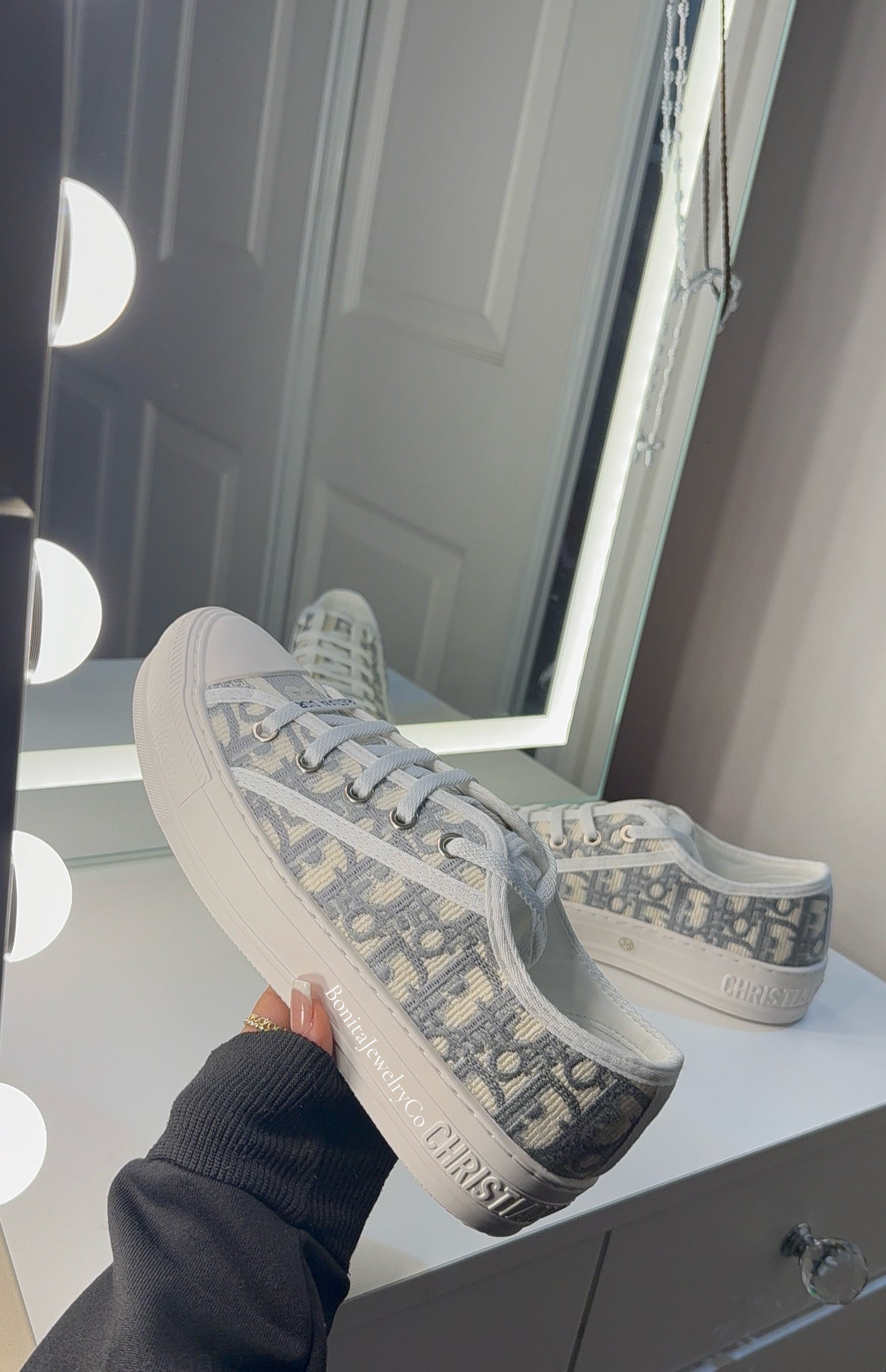 White unisex Dr shoes