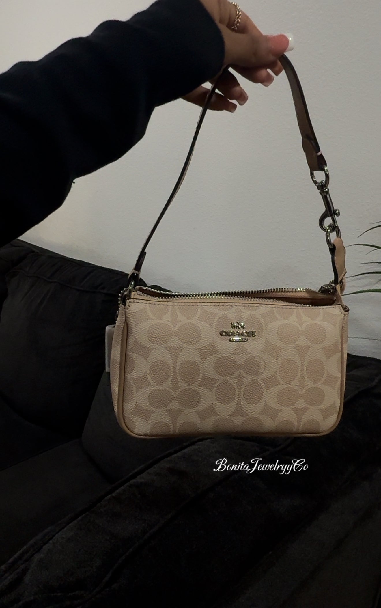 Mini brown hand purse