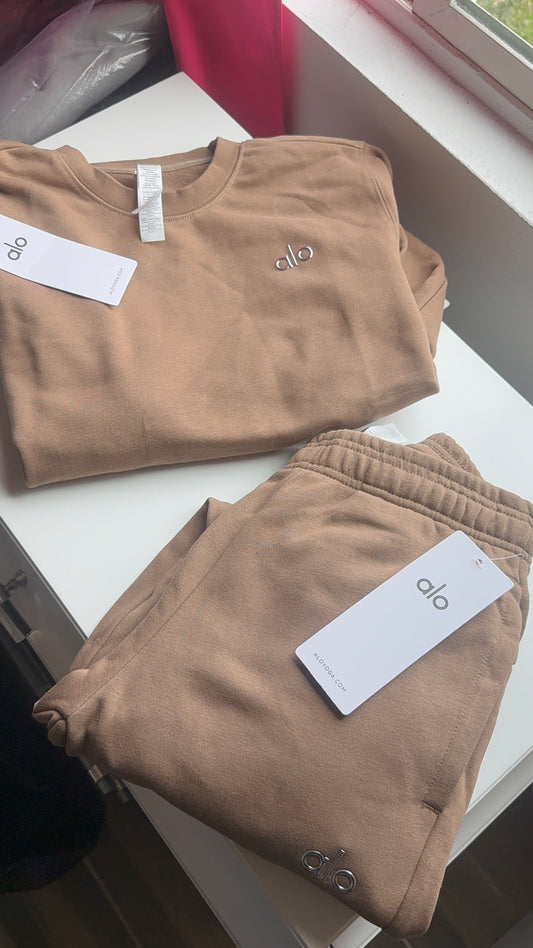 Light brown set of crewneck & sweats