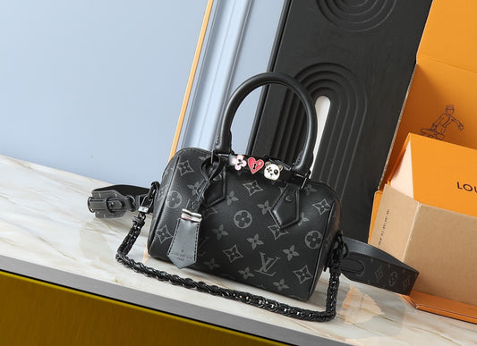 Black luxury hand bag