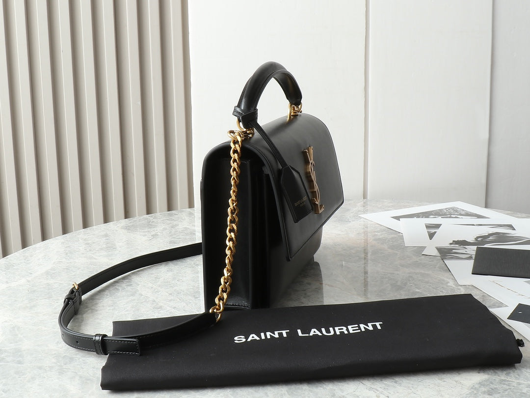 Black elegant purse