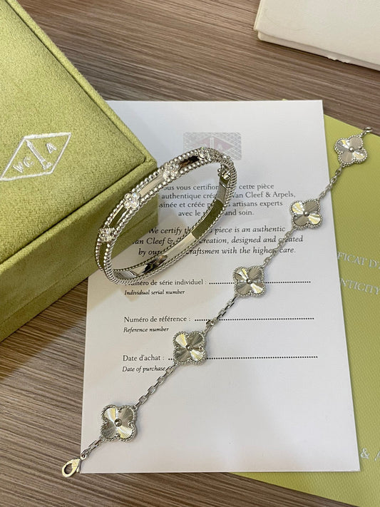 Clover bracelet set with box