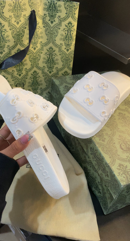 Unisex white slides ( no box )