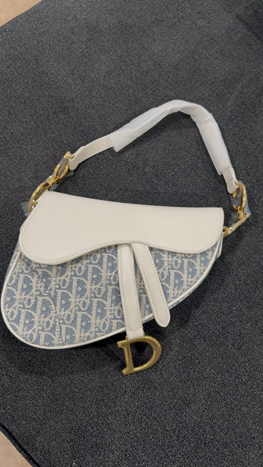 High quality Dr saddle purse - no box
